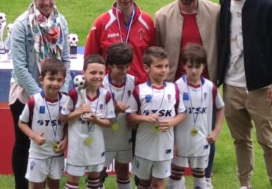 El Prebenjamin B del TSK Roces quedó esta tarde Campeón de la Liga Plata del torneo organizado por el Real Avilés.